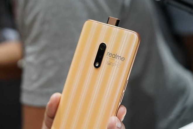 Xem Realme X bản đặc biệt theo phong cách "hành, tỏi"