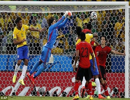 Brazil 0 – 0 Mexico: So găng kịch liệt... bất phân thắng bại