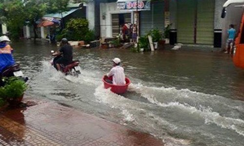 Loạt ảnh “độc” trong mưa bão số 3 gây sốt mạng 