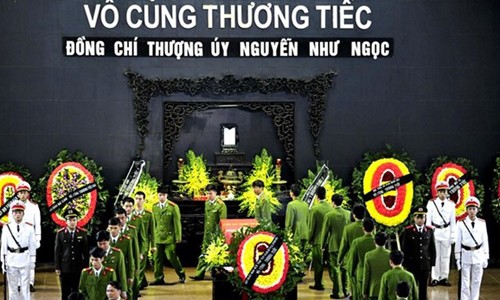 Nhà thầu đường sắt trên cao tạ lỗi trước nạn nhân vụ rơi thép