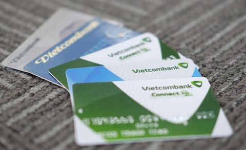 Lại nóng chủ thẻ Vietcombank bỗng dưng mất hơn 30 triệu trong đêm