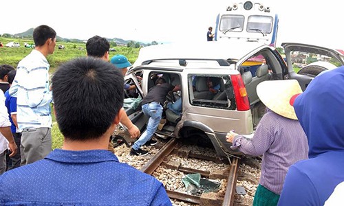 Tai nạn tàu hỏa ở Nghệ An: Sức khỏe tài xế ô tô rất xấu