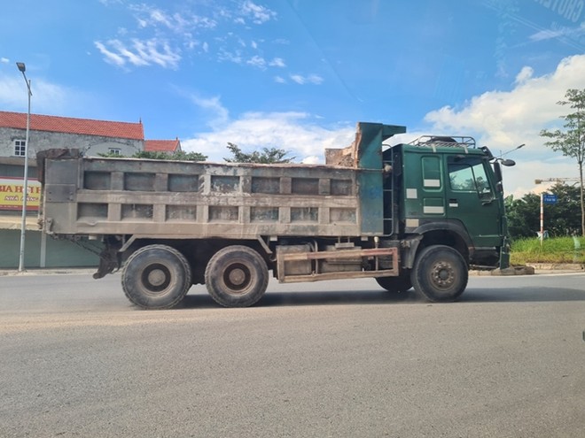 Hà Nội: Xe cơi nới thành thùng “tái xuất” tung hoành ở Gia Lâm