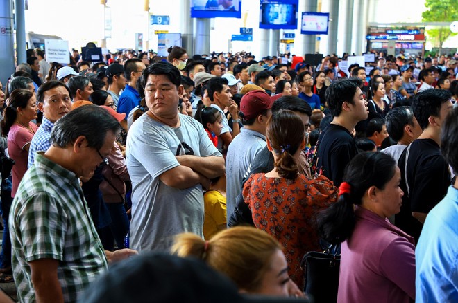 Vé máy bay Tết còn nhiều, hành khách ái ngại vì giá đắt