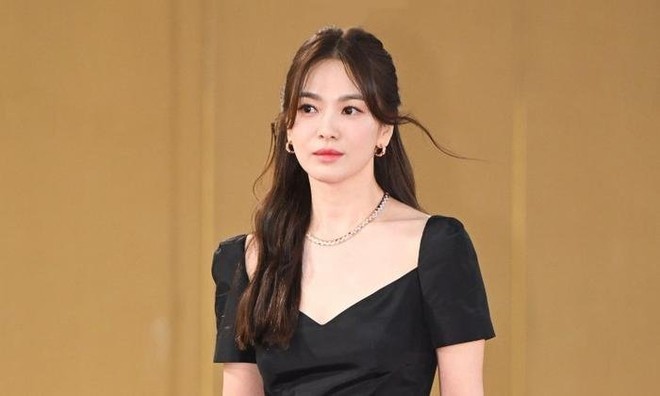 Nhan sắc 'băng thanh ngọc khiết' của Song Hye Kyo hơn thập kỷ trước