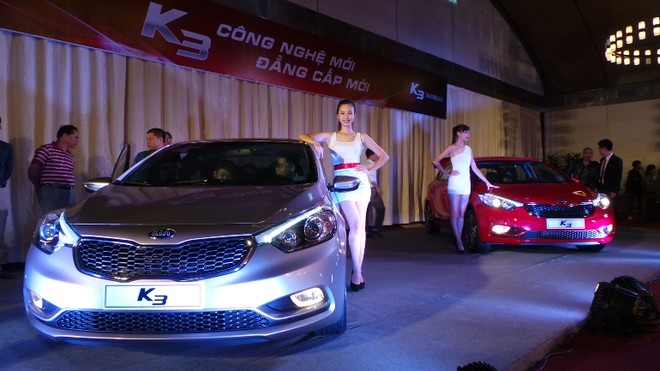 Kia K3 bán giá 638 triệu đồng... có đáng mua?