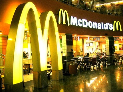 Đột nhập bếp ăn của ông lớn Mc Donald