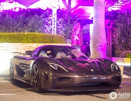 Siêu xe Koenigsegg Agera R độ carbon bóng lộn ở Cannes