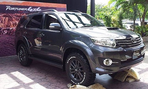 Fortuner động cơ diesel mới trình làng, giá 874 triệu đồng 