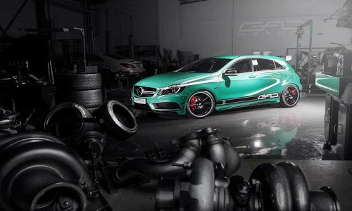 Mercedes-Benz A45 AMG vừa về VN, độ phong cách “lẳng lơ“