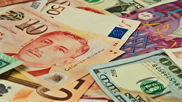 Tỷ giá ngoại tệ ngày 15/8: Euro sụt giảm, USD lên cao