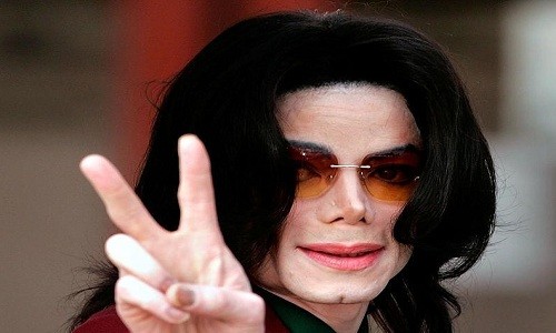 Ông hoàng nhạc Pop Michael Jackson bị tố lạm dụng tình dục trẻ em?