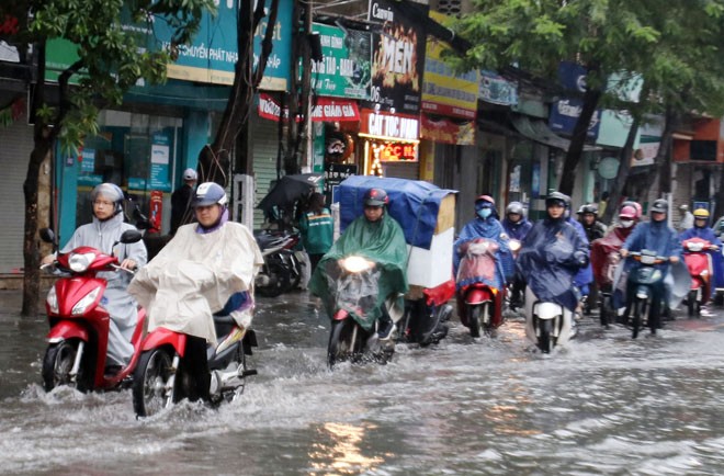 9/6: Bắc Bộ đổi trời, mưa dông và gió giật mạnh