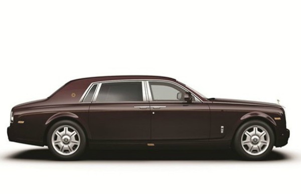 Rolls-Royce Phantom độc nhất vô nhị cập bến Hải Phòng