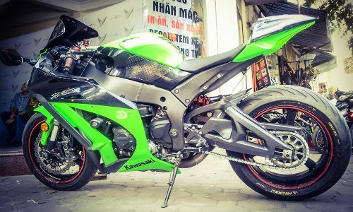 Biker Hà thành chơi trội với Kawasaki ZX-10R độ khủng