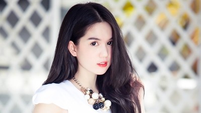 Ngọc Trinh hát dễ thương chưa từng thấy