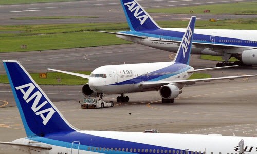 Buồng lái bốc khói, máy bay Boeing 767 hạ cánh khẩn cấp