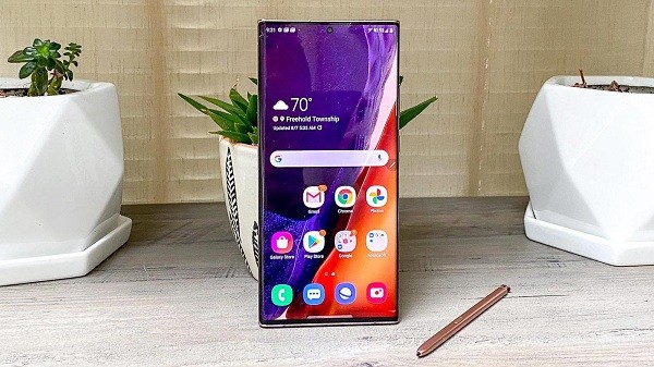 Top smartphone tốt nhất thế giới: iPhone và Samsung thắng thế