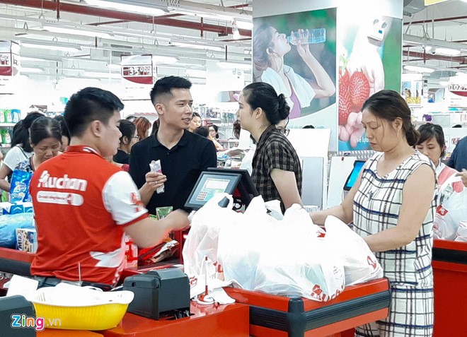 Hệ thống siêu thị Auchan của Pháp có chủ mới: Đại gia nào nhanh tay?