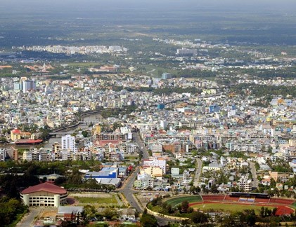 Trung tâm thương mại cho người thu nhập trung bình-khá