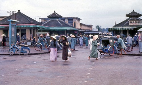 Hình ảnh khó quên về Huế năm 1964 của Lonnie M. Long 