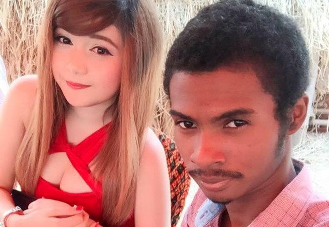 Chàng trai đen nhẻm có vợ hot girl: Tôi nghèo, cô ấy giàu