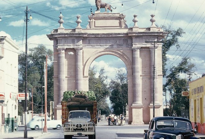 Mexico năm 1958 rực rỡ sắc màu qua ống kính người Mỹ (1) 