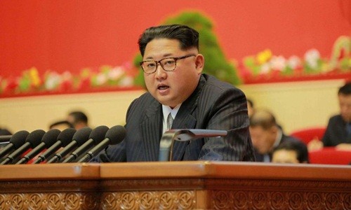 Vì sao ông Kim Jong-un từ bỏ “Chính sách tiên quân”?