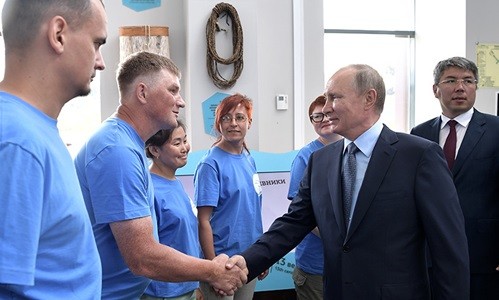 Ông Putin hé lộ dấu hiệu ra tranh cử Tổng thống năm 2018