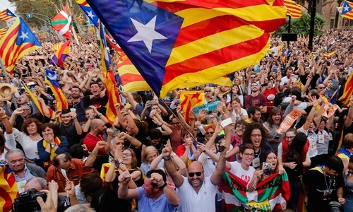 Catalonia tuyên bố độc lập, TBN thông qua các biện pháp khẩn cấp