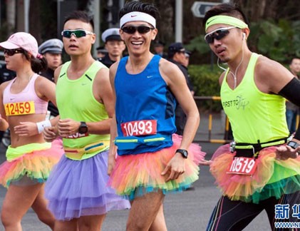 Ngắm trang phục khó đỡ trong cuộc thi marathon