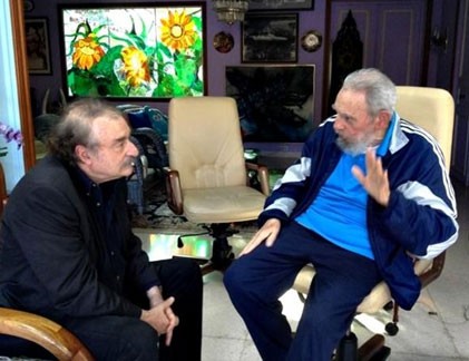 Fidel Castro hoanh nghênh em trai bắt tay với TT Obama 