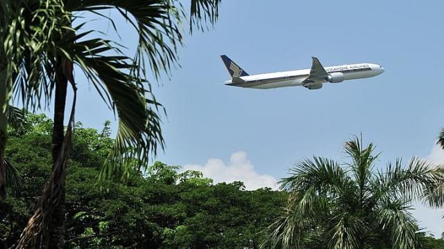 Máy bay Singapore bay cách MH17 90km trong ngày gặp nạn