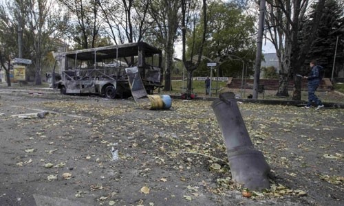 Thương tâm cảnh dân thường Donetsk tử nạn do pháo kích