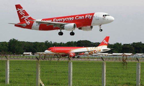 Máy bay Air Asia hạ cánh khẩn cấp ở Belitung Timur?