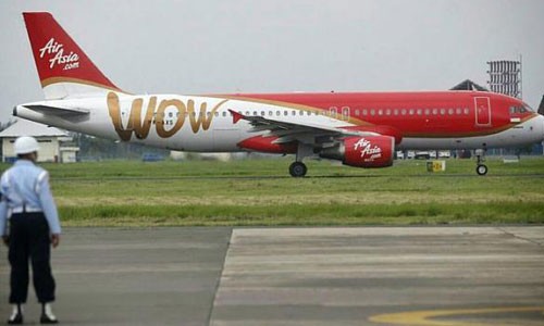 Máy bay Air Asia chết máy, phát tiếng nổ giữa trời