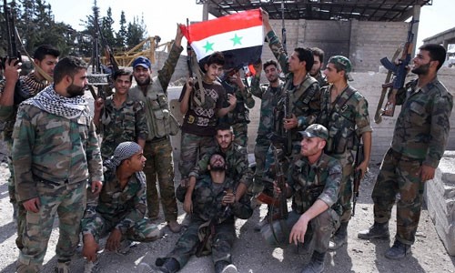 Ảnh binh sĩ Syria cắm chốt vùng ngoại ô Damascus