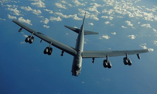   Mỹ đem B-52 bay gần các đảo nhân tạo ở Biển Đông