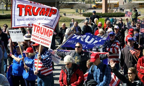 Ảnh dân Mỹ tuần hành ủng hộ Tổng thống Donald Trump