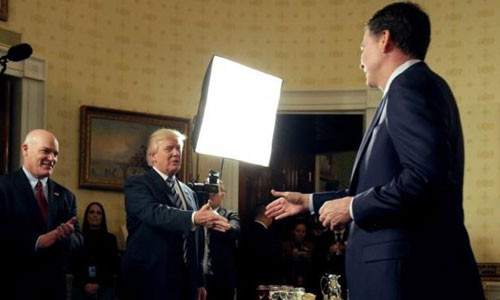 Tổng thống Donald Trump sa thải Giám đốc FBI