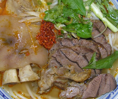 Bún bò giò heo