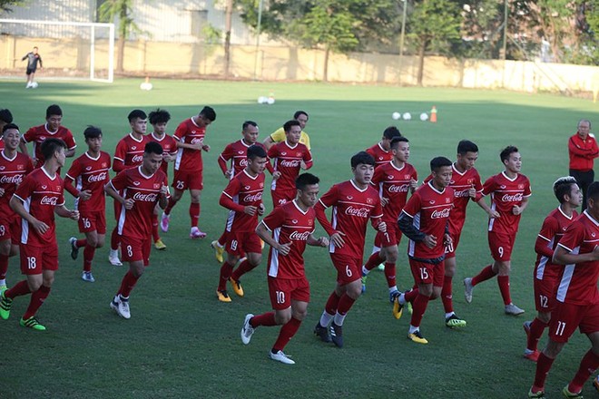 Ông Hải “lơ”: “Tuyển Việt Nam sợ gì Thái Lan, vô địch AFF Cup thôi!”