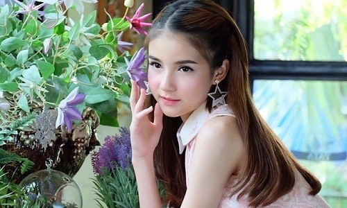 Chuyện yêu đương “đắng ngắt" của mỹ nhân chuyển giới 20 tuổi