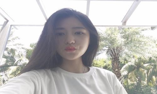 Mặt mộc nhưng vẫn xinh, hot girl Trung Quốc đốn tim dân mạng