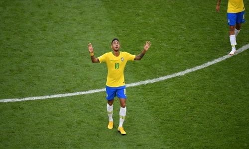 Neymar tỏa sáng, Brazil điền tên vào vòng tứ kết