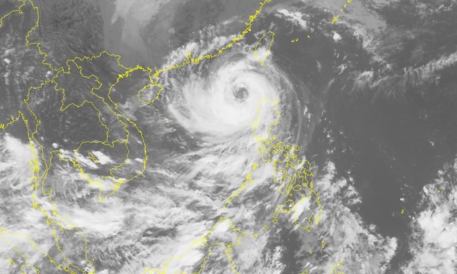Bão số 8 rất mạnh đã vào Biển Đông