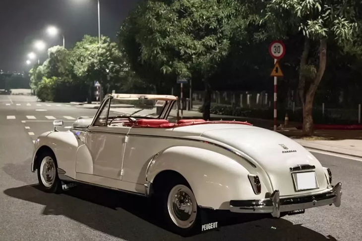 Peugeot 203 Cabriolet "ông cụ" cực hiếm bất ngờ xuất hiện tại Việt Nam