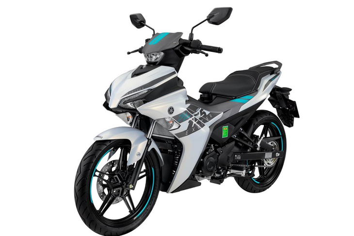 Mới đây nhất, hãng đã tung ra các màu áo mới cho phiên bản Yamaha Exciter 155 VVA 2022 bản giới hạn và nhận được không ít sự quan tâm của người tiêu dùng. Xe có 4 màu chính là xanh-bạc-đen, xám-bạc-đen, trắng-xám-đen và cuối cùng là màu đen mờ. Mới đây nhất, hãng đã tung ra các màu áo mới cho phiên bản Yamaha Exciter 155 VVA 2022 bản giới hạn và nhận được không ít sự quan tâm của người tiêu dùng. Xe có 4 màu chính là xanh-bạc-đen, xám-bạc-đen, trắng-xám-đen và cuối cùng là màu đen mờ.