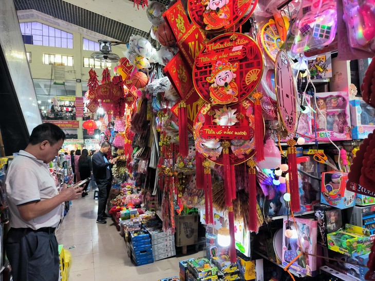Vì sao chợ truyền thống ế ẩm cận Tết? Vi sao cho truyen thong e am can Tet?