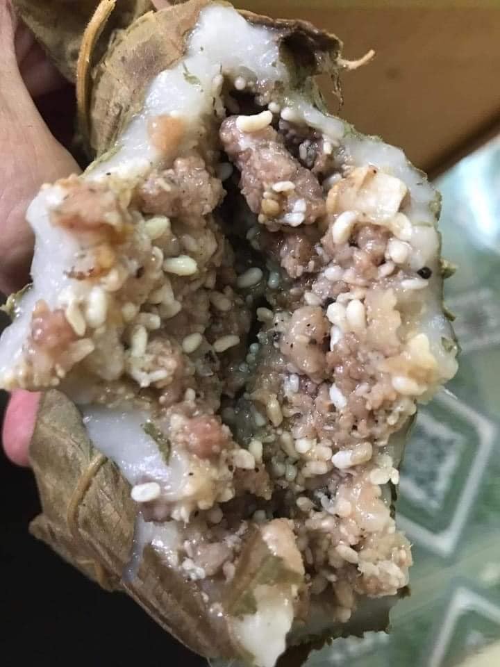 Chị em đua nhau mua bánh trứng kiến, tiểu thương hốt bạc - Hình 3 Chi em dua nhau mua banh trung kien, tieu thuong hot bac-Hinh-3